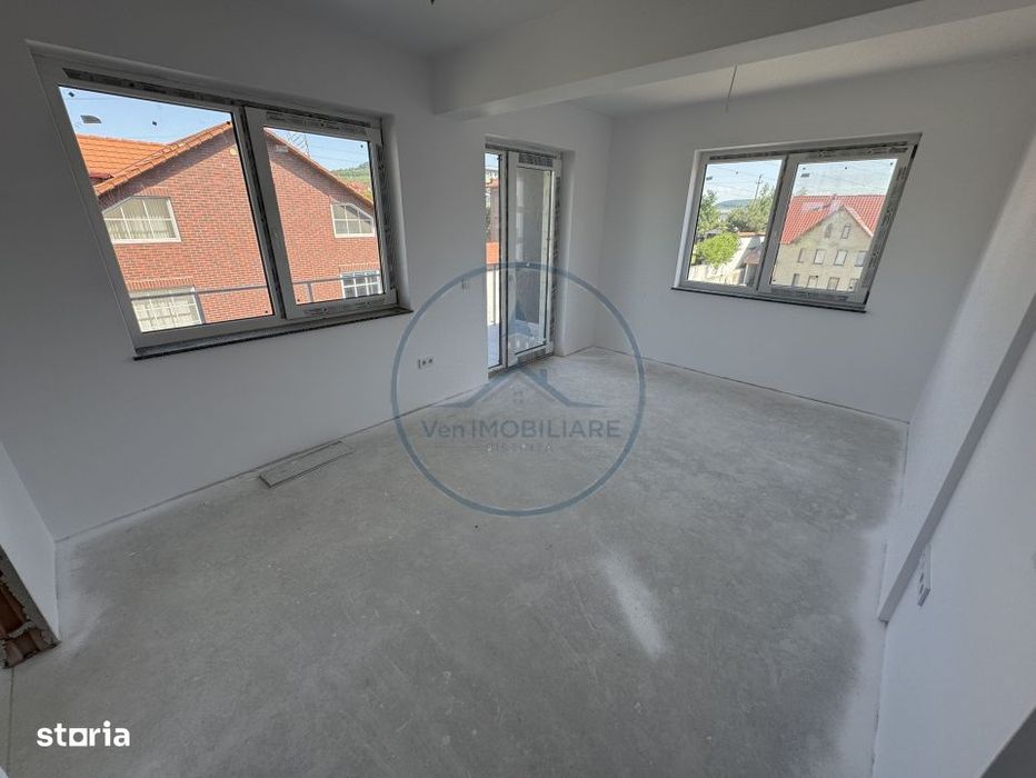 Apartament 3 camere / 2 bai / 95 MP / etaj 2/  parcare + boxa / ZONA