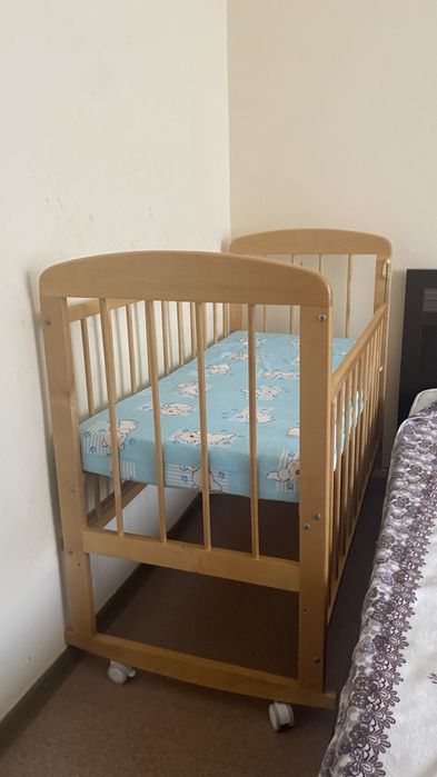 Детская кроватка.