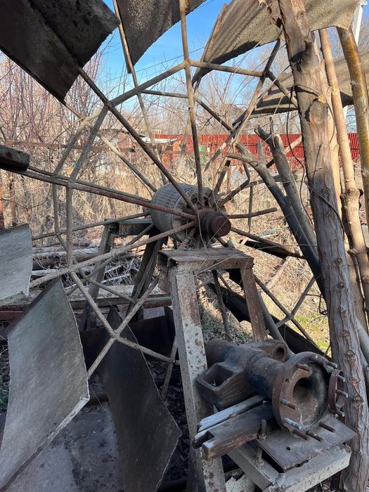 Мельница  водяная металлическая