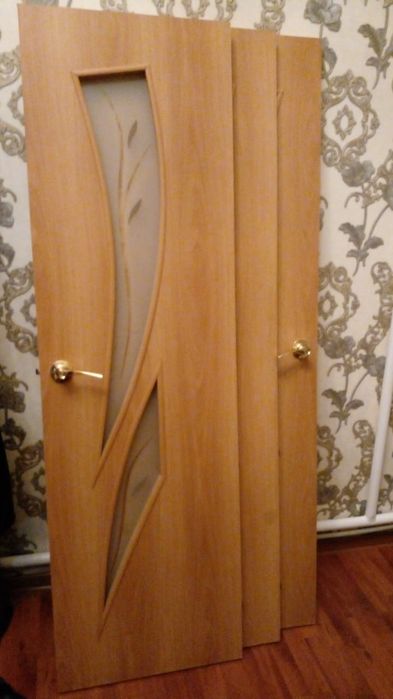 Межкомнатные двери продам.
