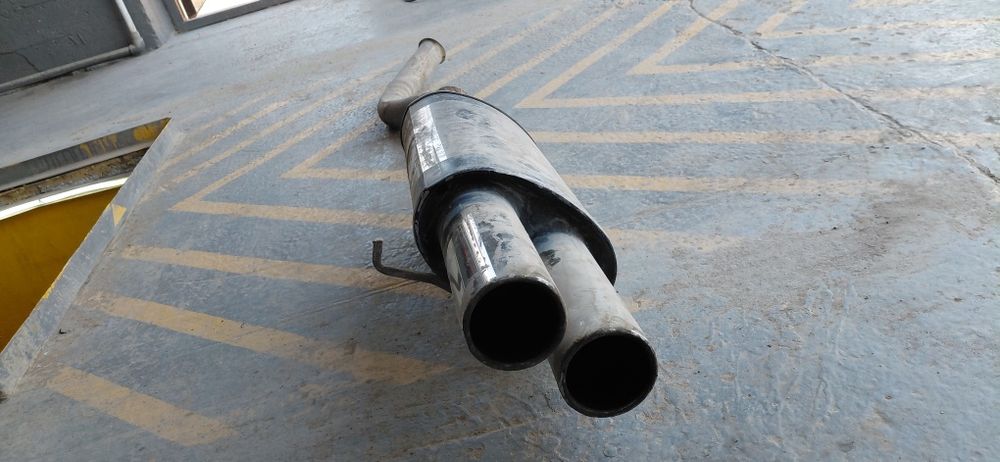 Глушитель Ауди . Вмв. Ауди универсал келе береді.