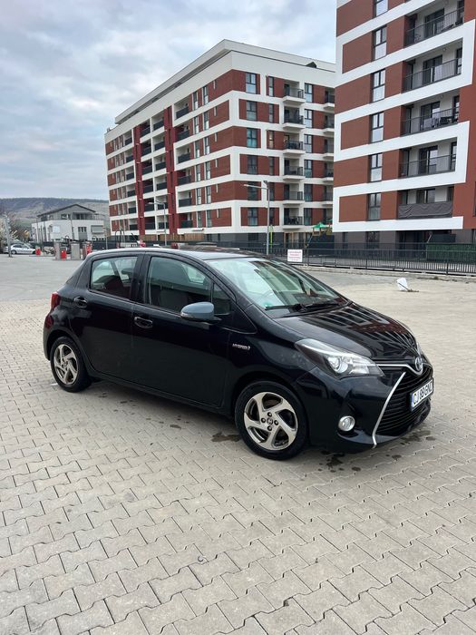 Vand Toyota Yaris 2015 hibrid, 7499€