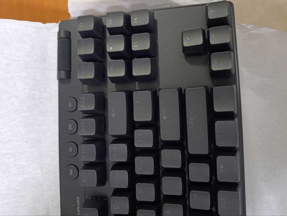 Клавиатура магнитная для геймеров:  Logitech PRO X TKL Rapid