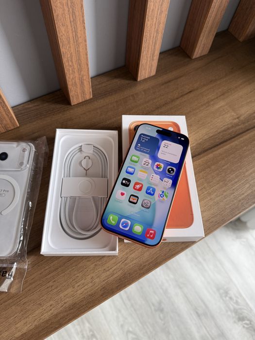 Iphone 17 Pro Orange - Ca Nou