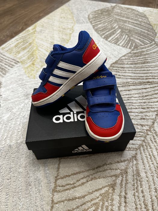 Зимни обувки адидас момче