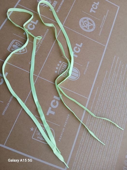 Светещи връзки за маратонки