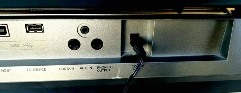 Vând orga Yamaha Psr E 443 cu USB