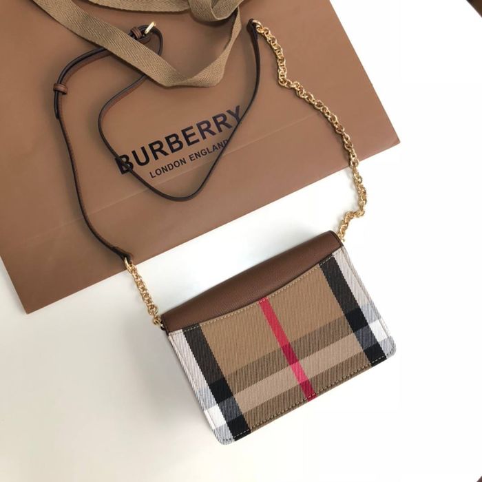 Geanta Burberry