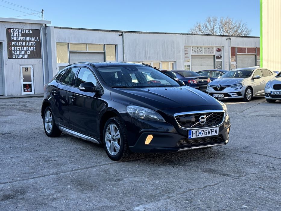 Volvo v40 cross country