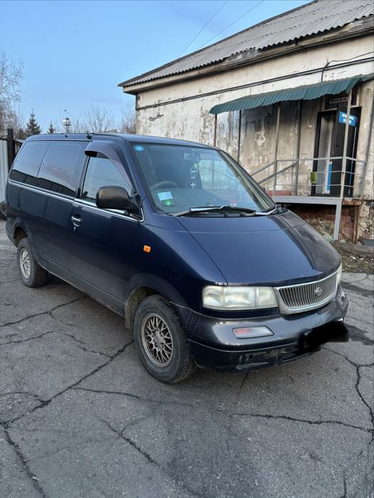 Нисан Ларго 2,4 бензин