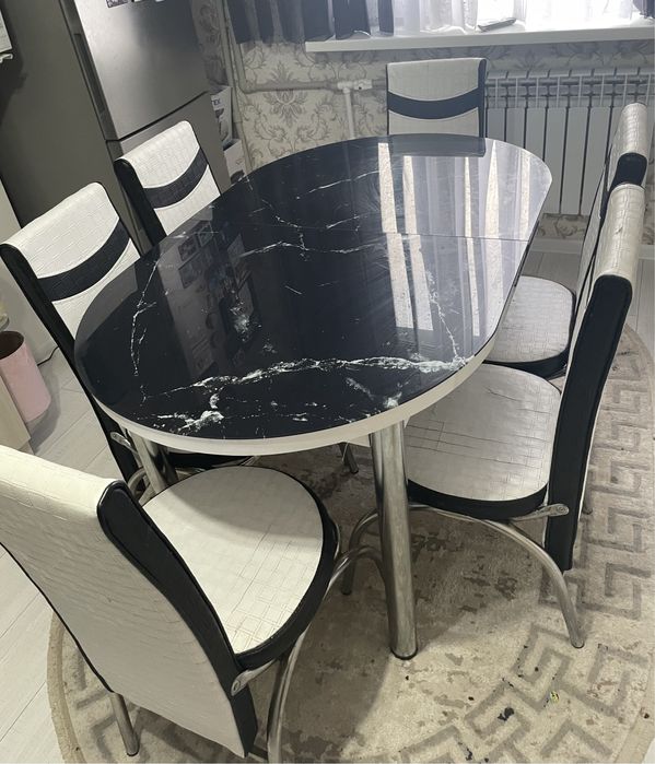 Продам стол с стульями