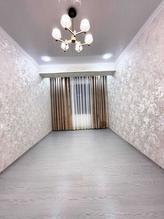 1 хоналик квартира 1 кават + подвал кирпичный дом, 5 микр, давр банк