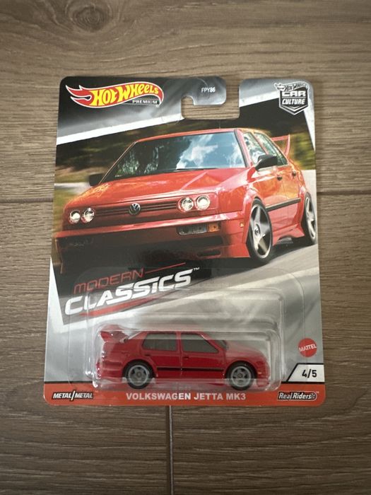 Авто в масштабе Hot wheels Premium