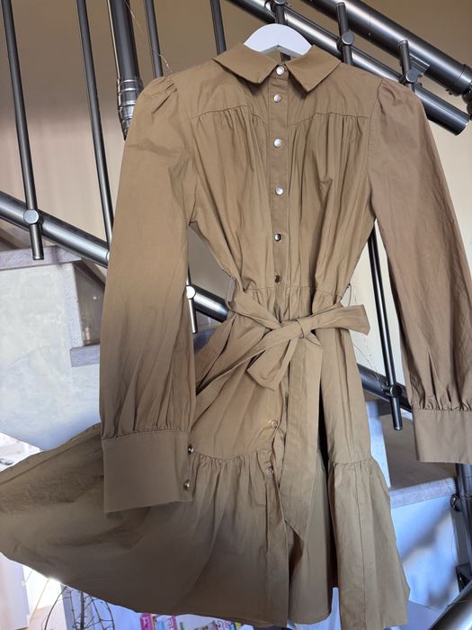 Motivi, Къса рокля с бухнал ръкав