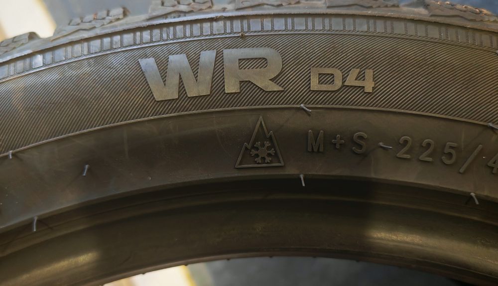Nokian 225/45R17