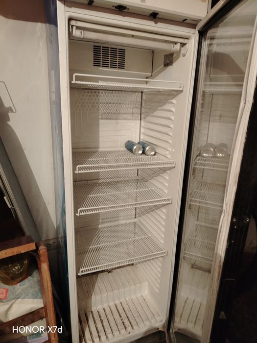 Витринный холодильник рабочий