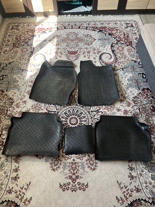 Резиновые коврики автомобильные