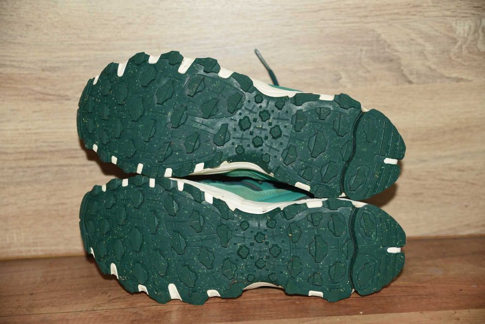 Adidas оригинални маратонки размер 42 2/3