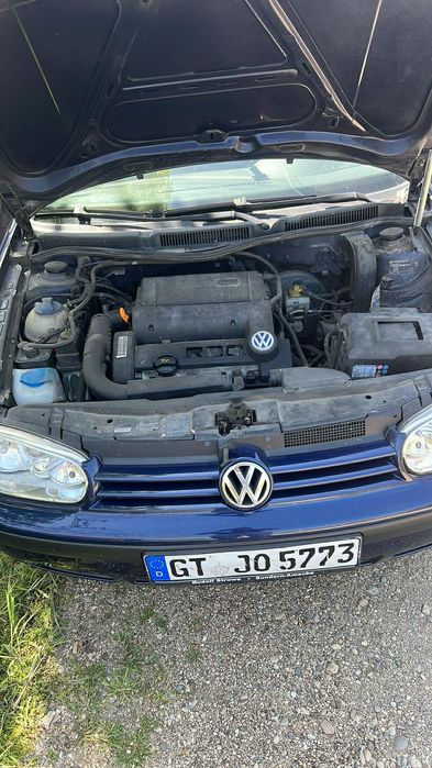 De vanzara golf 4   2004 1.4 bezina merge supere bn arata bine adusa acum câteva zilie din germani cum se vede  preața 1000 de euro