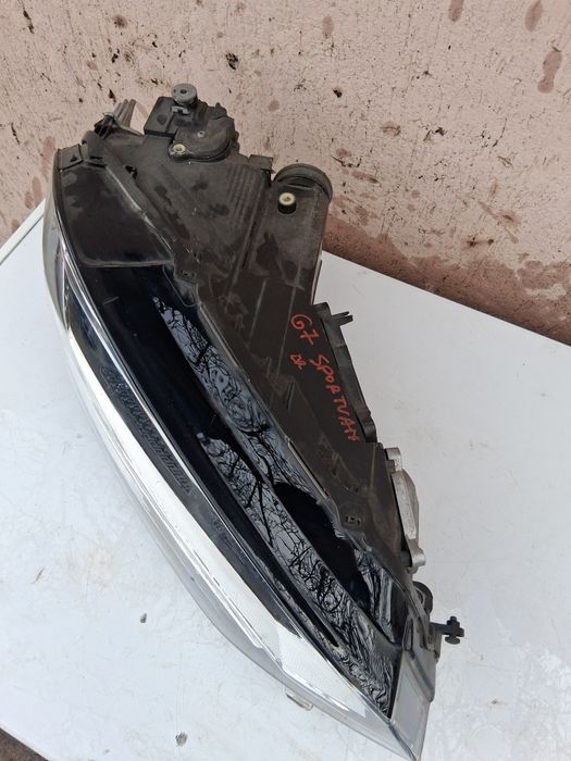 Far stanga/dreapta Volkswagen Golf 7 Sportsvan Facelift Full Led