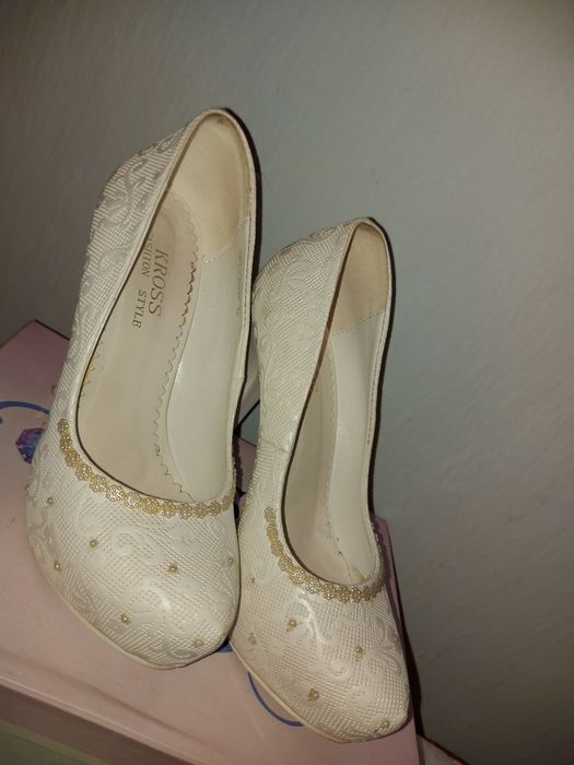 Продам свадебные туфли