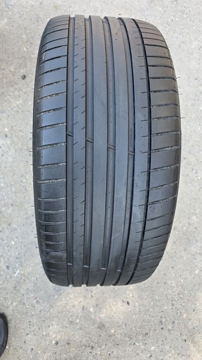 275/40/R22 Michelin pilot sport⁴