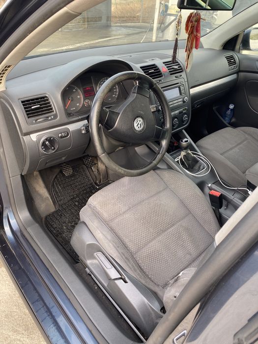 Vand jetta motor 2.0 diesel, din anul 2006, detalii in privat