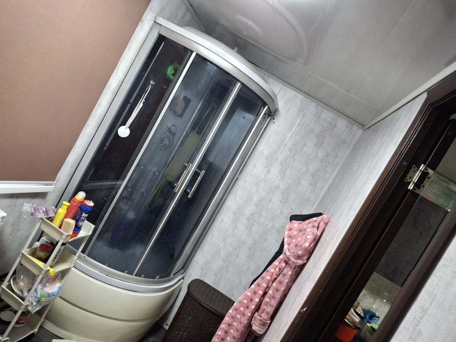 Продам кирпичный дом, 4 комнаты. Район Роща