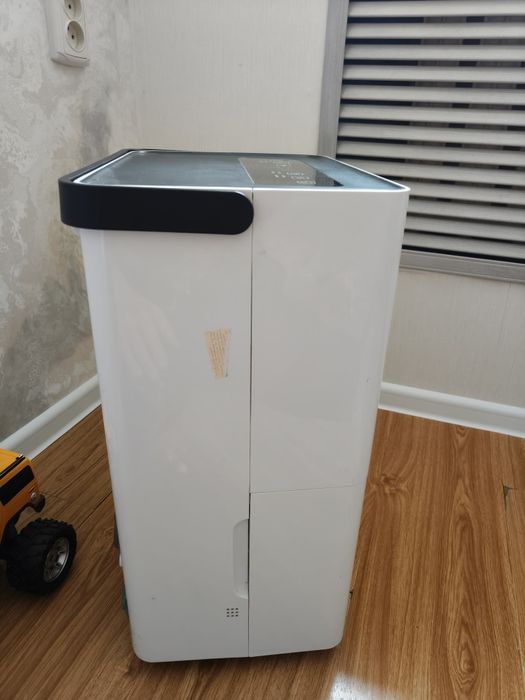 Продам Осушитель воздуха DEXP DH-30KGSO