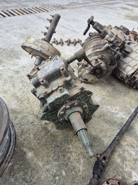 Diverse piese Aro V Romanesc