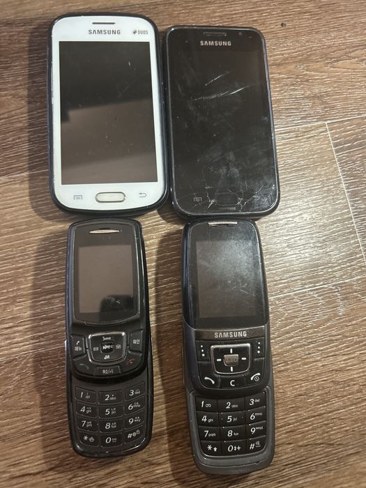 Ретро телефоны в рабочем состоянии