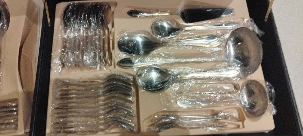 ЛУКСОЗЕН КОМПЛЕКТ! Прибори Elekom 72 части в куфар – Златни орнаменти