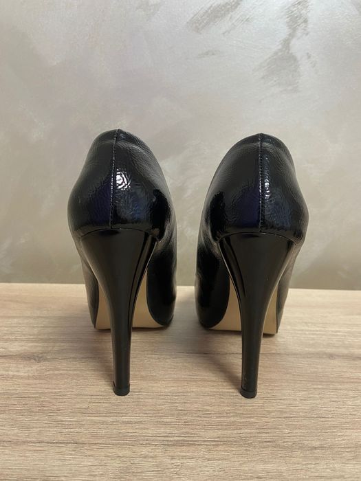 Дамски елегантни черни обувки