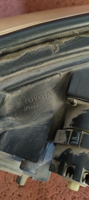 Фара Toyota Land Cruiser 200