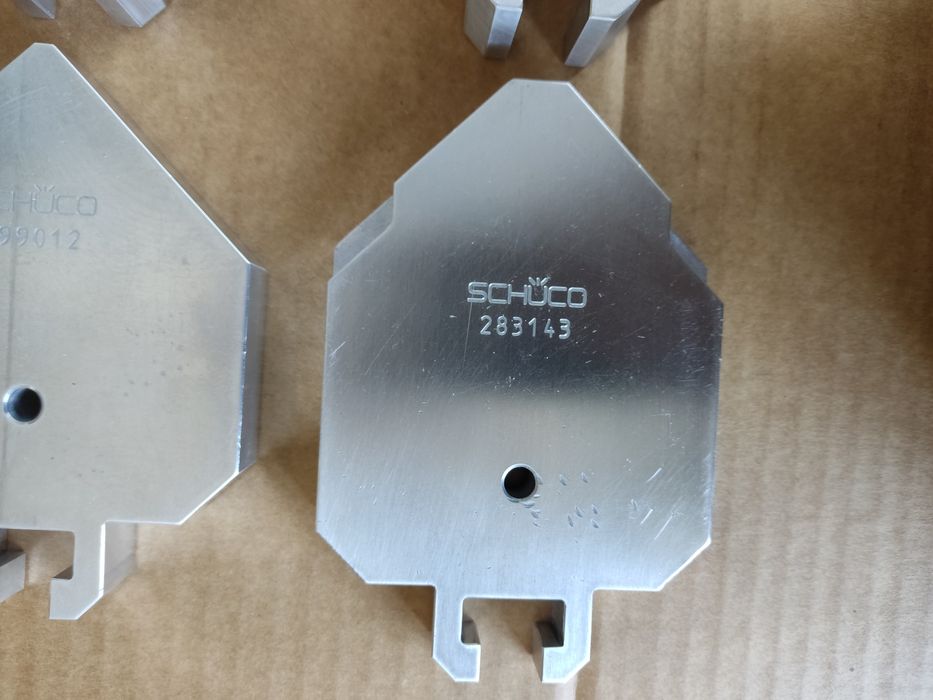 Автоматична ъглонабивна машина SCHUCO - Германия за дограма