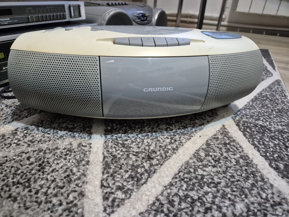 Radio casetofon Grundig RRCD 1200
