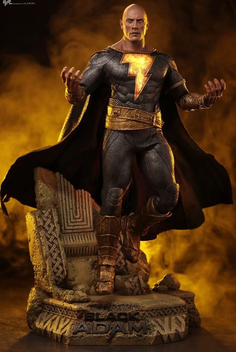 DC Hot Toys DX 31 - Black Adam Golden Armor Deluxe, 1/6 figure - new, sealed with brown box