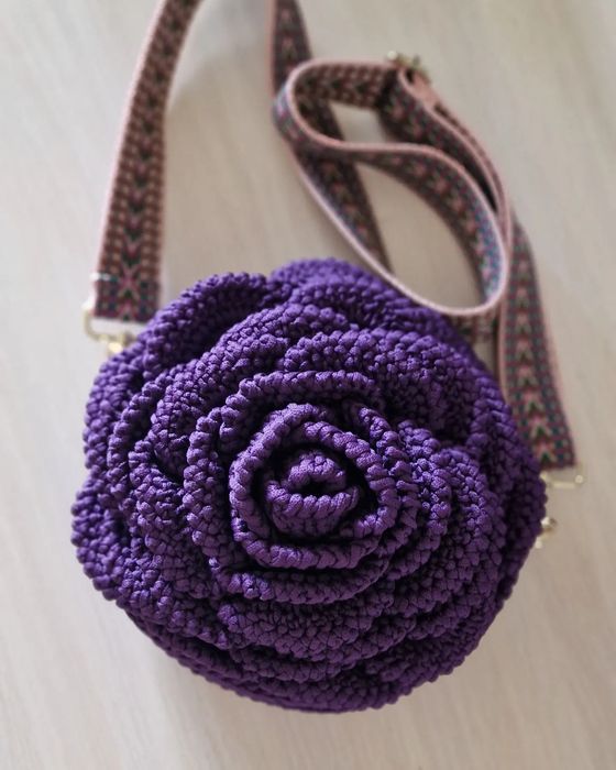 Вязаная сумочка  крючком