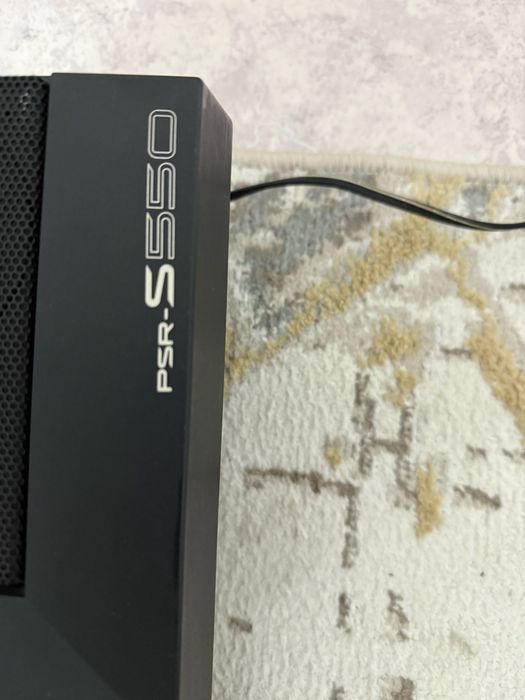 Продам Yamaha psr s 550