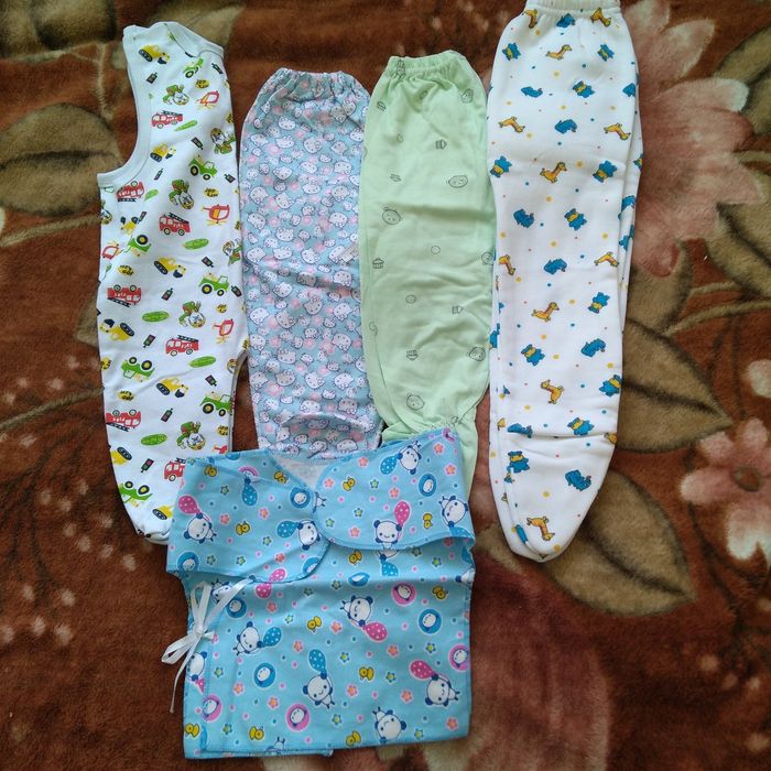 Продам костюмы для детей