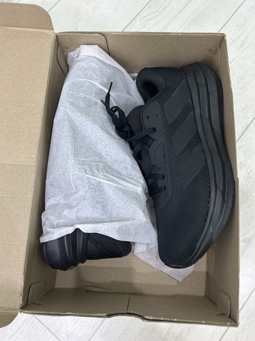 Продам новые оригинальные adidas Galaxy 7 M