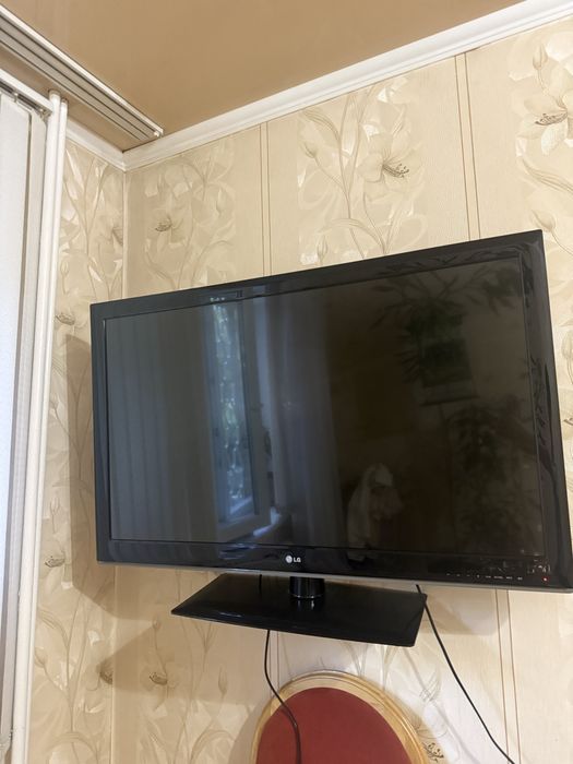 Телевизор lg в хорошем состоянии