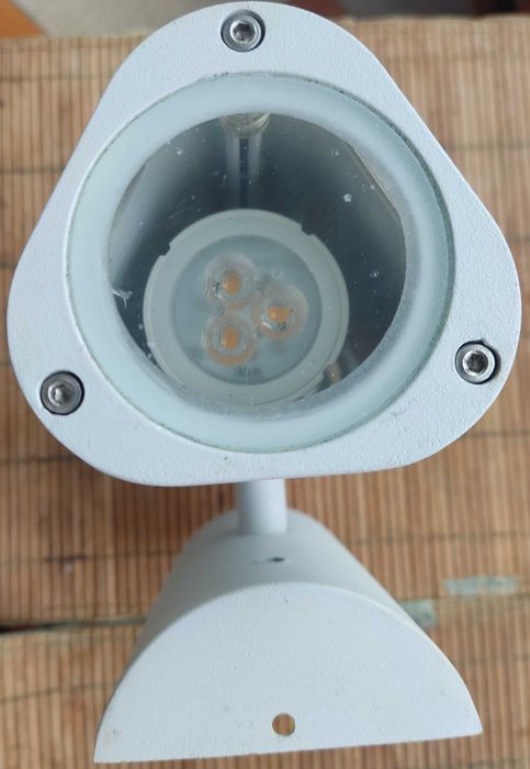 Масивен,метален, фасаден осветителен аплик пълен комплект с 4бр.крушки