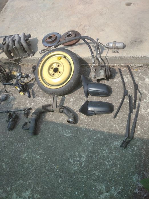 Продавам части от Мазда Демио