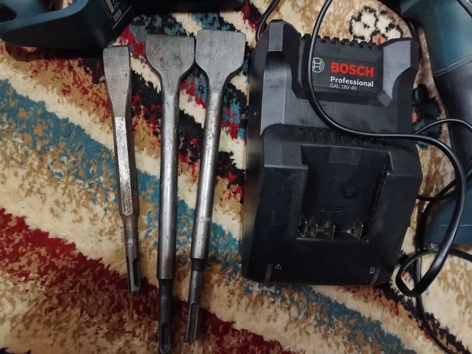 Vând set de bormasina de la bosch