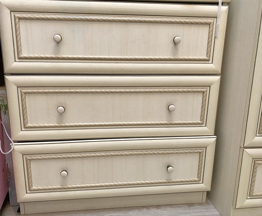 Шкаф и комод для спальний