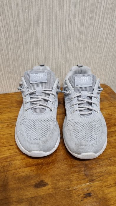 Кроссовки летние