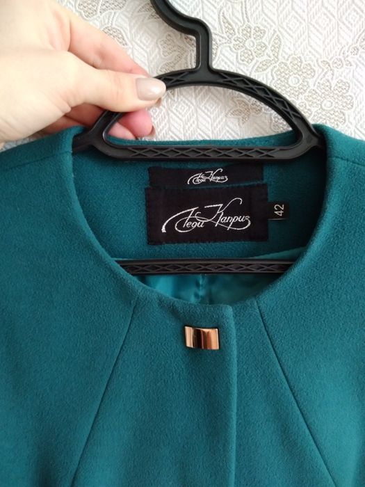 Пальто демисезонное 42 р-р