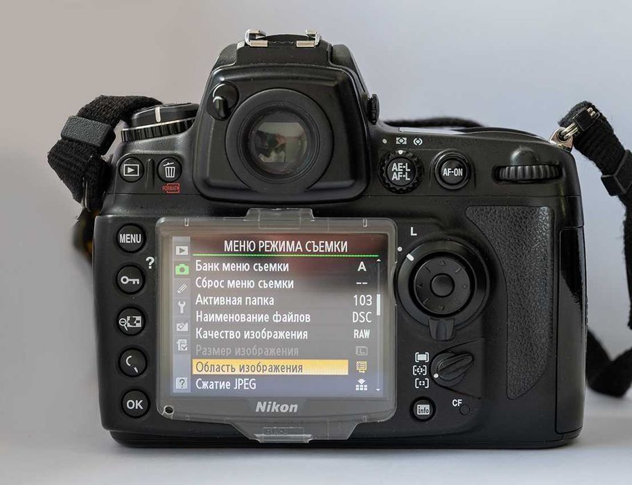 Профессиональная камера Nikon D700