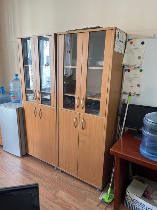 Офисные шкафы/ столики